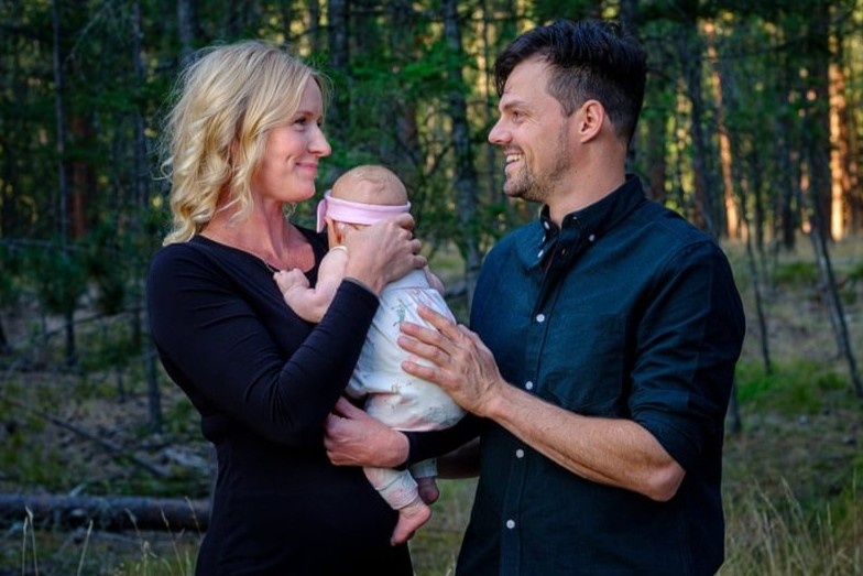 Xu huong co con voi nguoi la ma khong can tinh yeu o phuong Tay hinh anh