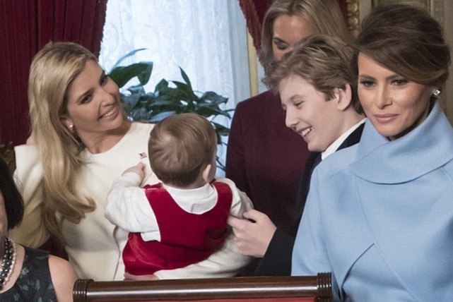Moi quan he giua Barron Trump va cac anh chi em cung cha khac me hinh anh