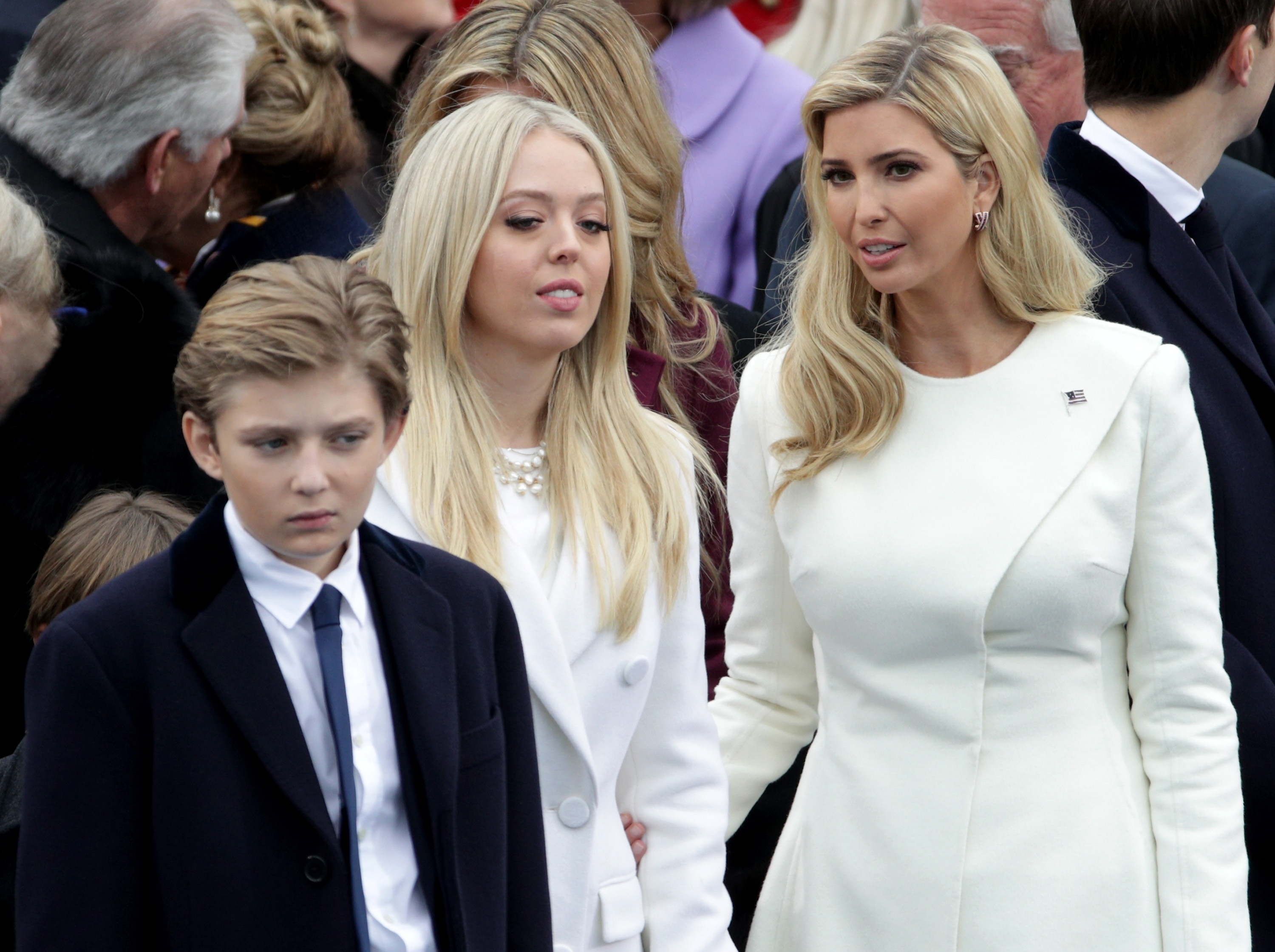 Barron Trump va cac anh chi em anh 3