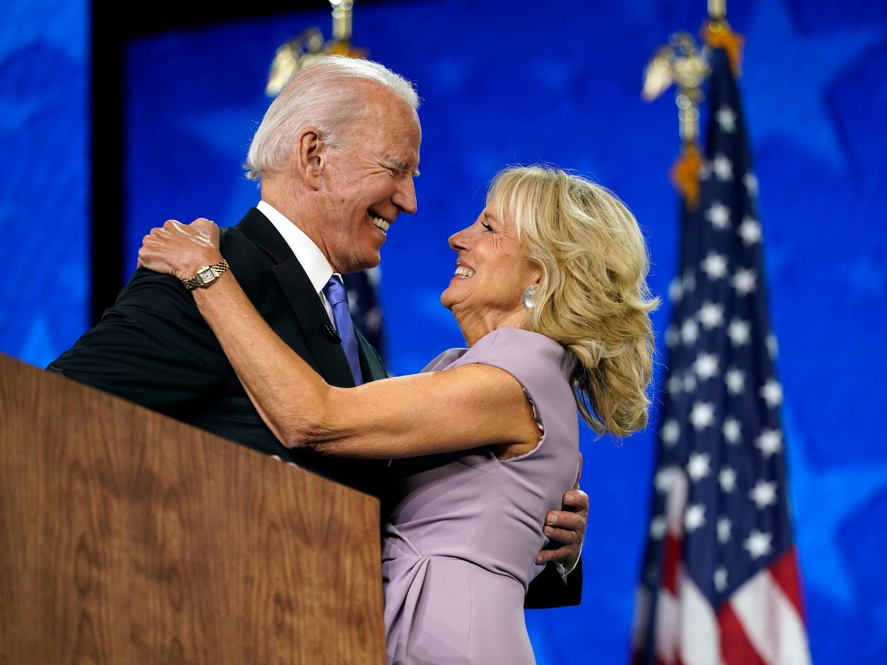 5 lan cau hon vo cua ong Joe Biden hinh anh