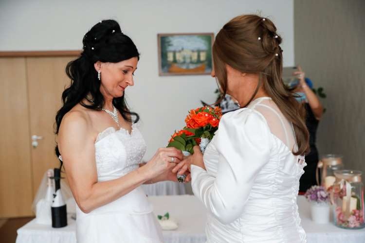 cap chuyen gioi Hungary ket hon anh 4