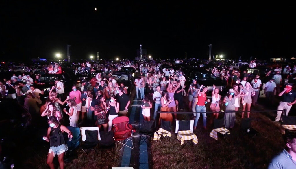 canh sat giai tan tiec 400 nguoi o New York anh 2