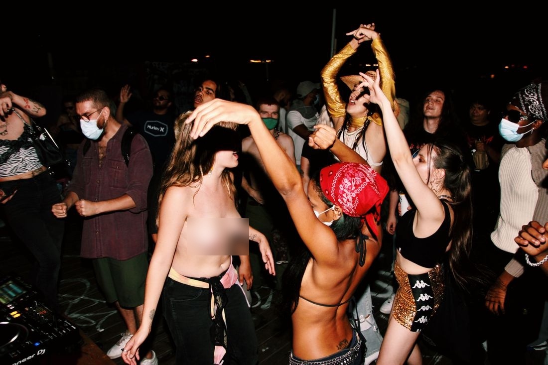 nguoi tre tiec tung trong dich anh 6