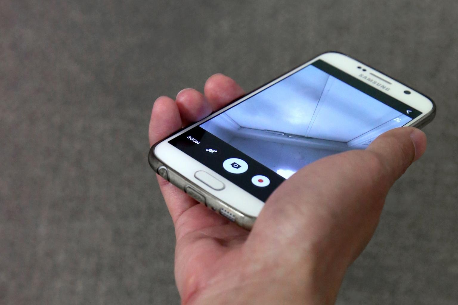 Nam sinh truong THPT Giong Ong To quay len anh 1