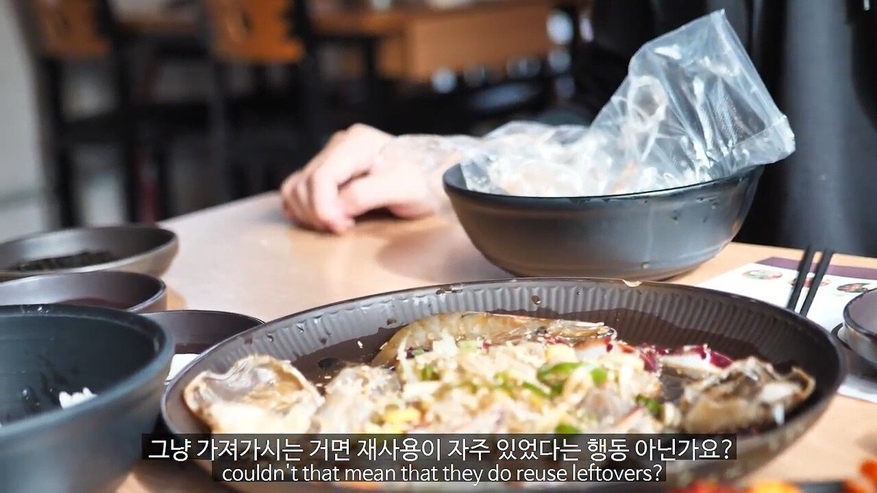 YouTuber review sai su that anh 2