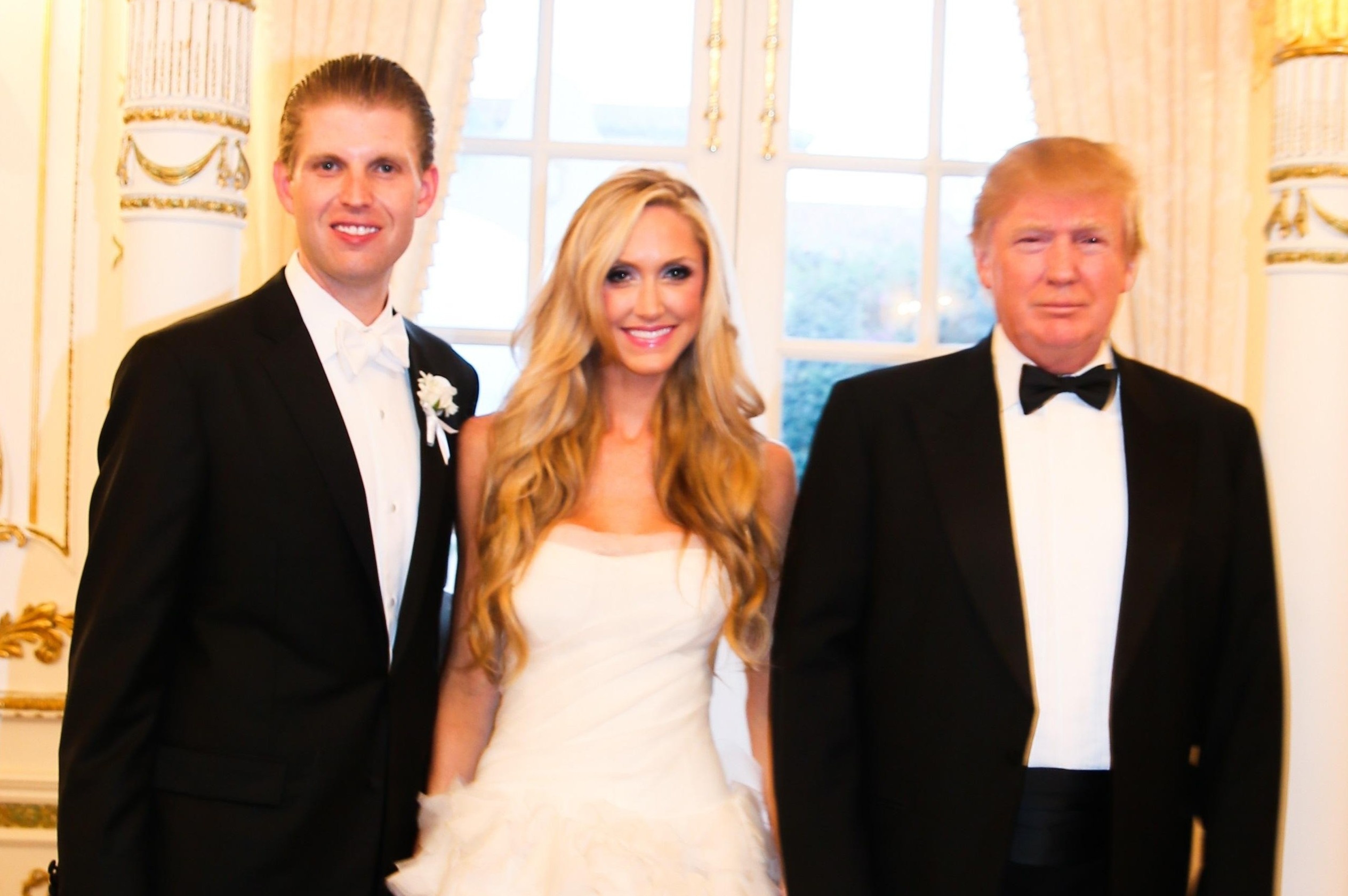 Vo chong Eric Trump giau co nao? hinh anh