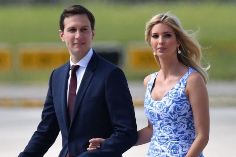 Vo chong Ivanka Trump bi hang xom moi hat hui hinh anh
