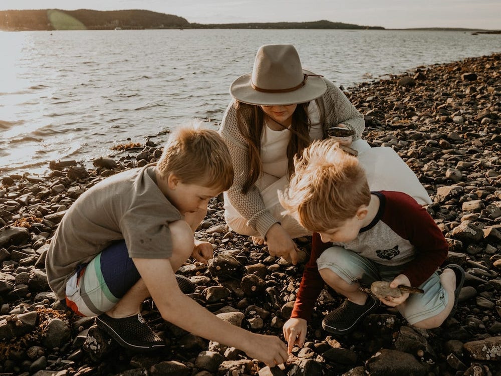 Gia dinh ban nha de mua xe RV di khap nuoc My anh 7