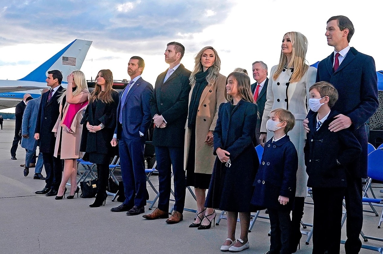 Barron vang mat khi ong Trump roi Nha Trang anh 1