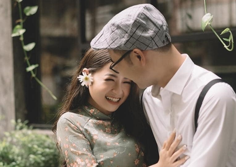 Duoc chi 'quang cao' tren mang, co gai lay chong sau mot nam hinh anh