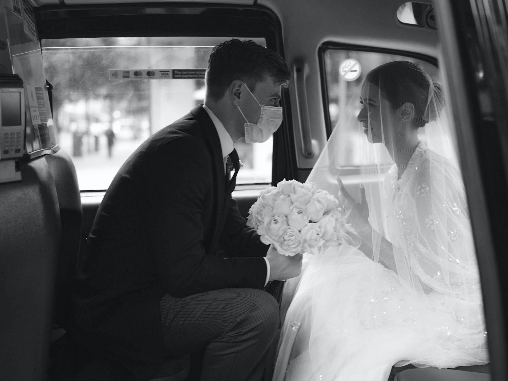 ‘Doi dam cuoi sang dau nam 2021 la sai lam’ hinh anh