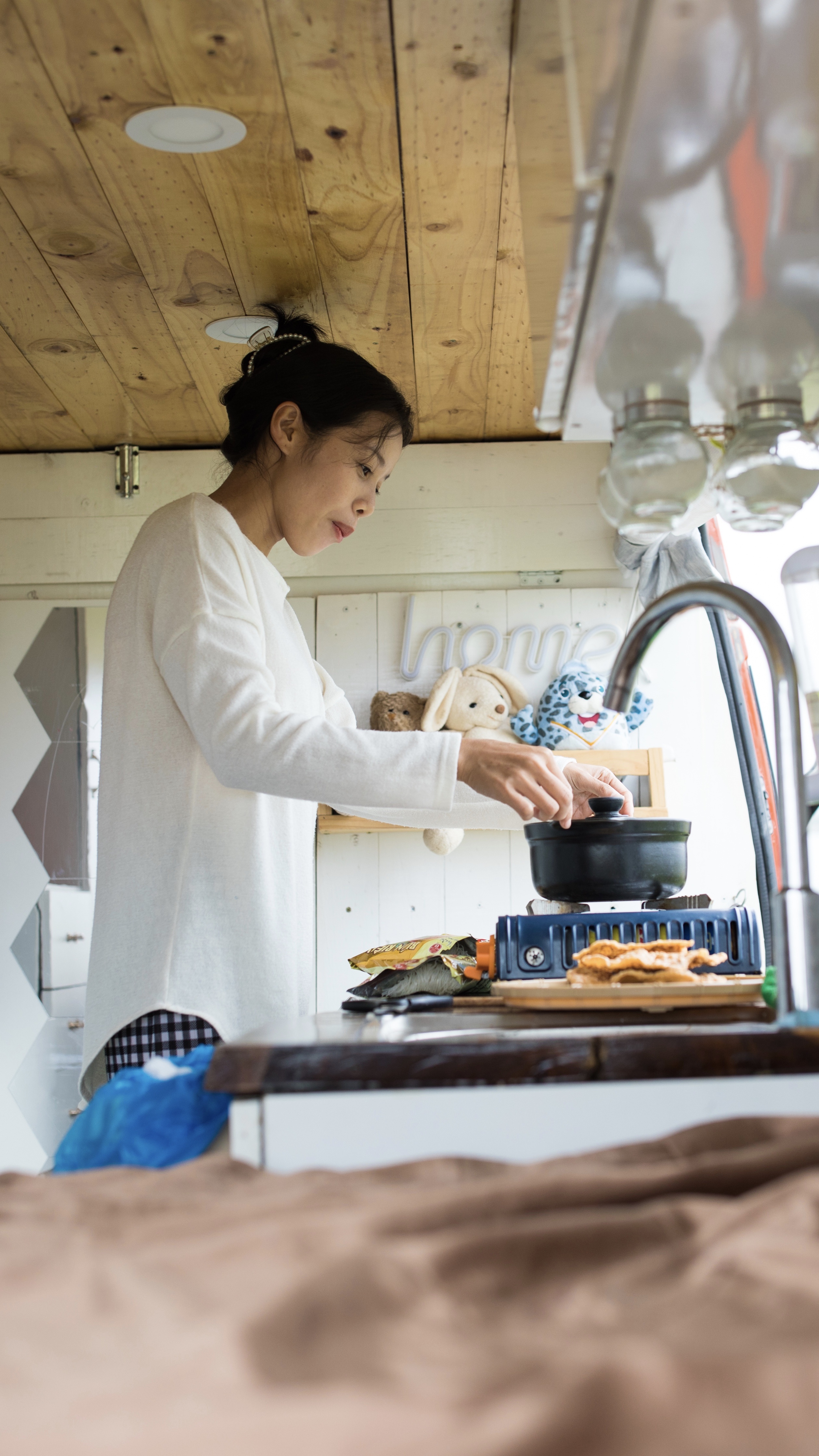 gia dinh song tren nha di dong anh 4