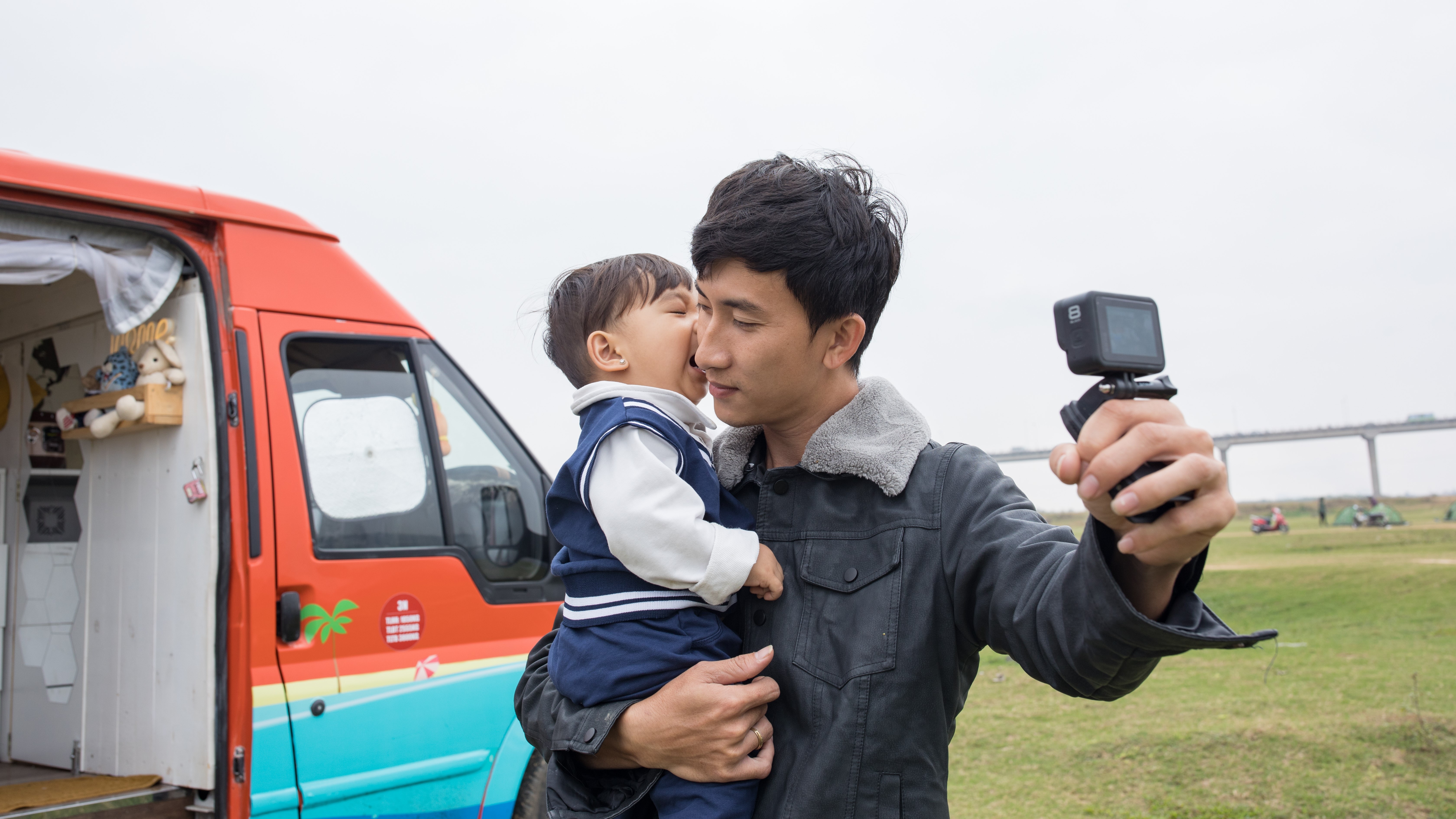 gia dinh song tren nha di dong anh 12