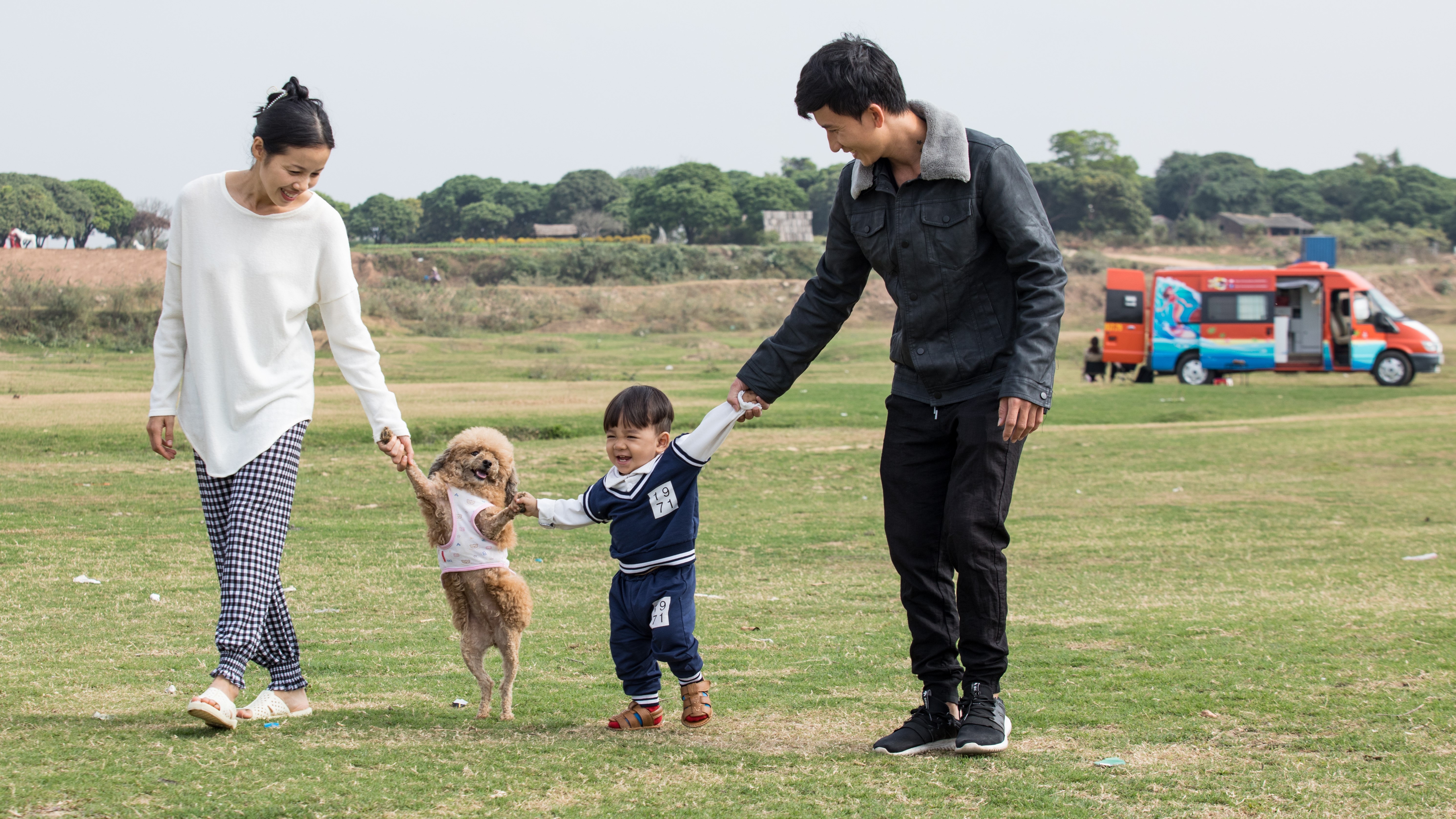 gia dinh song tren nha di dong anh 27