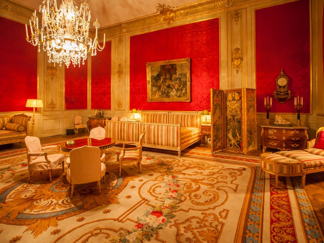 Lau dai cua hoang gia Thuy Dien anh 3