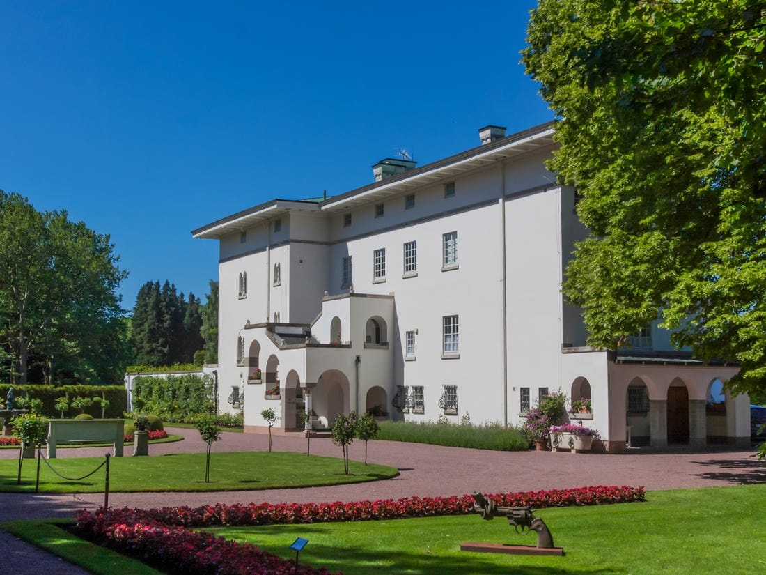 Lau dai cua hoang gia Thuy Dien anh 6