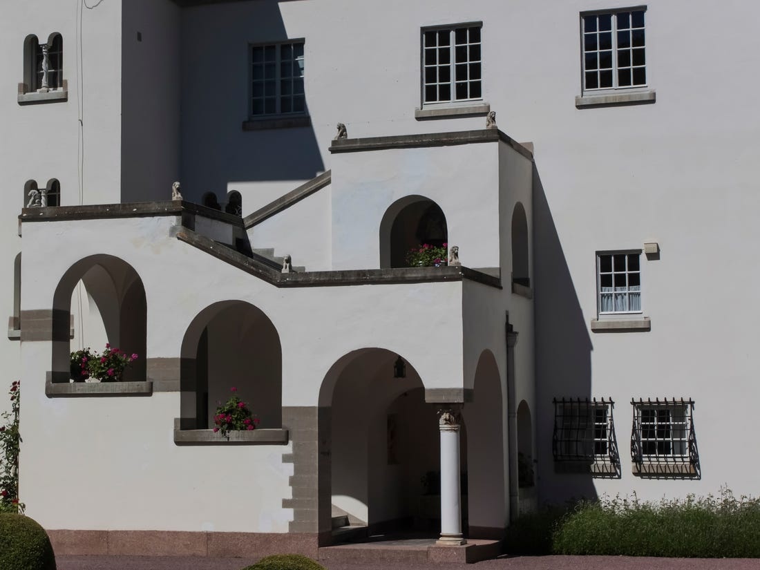 Lau dai cua hoang gia Thuy Dien anh 7