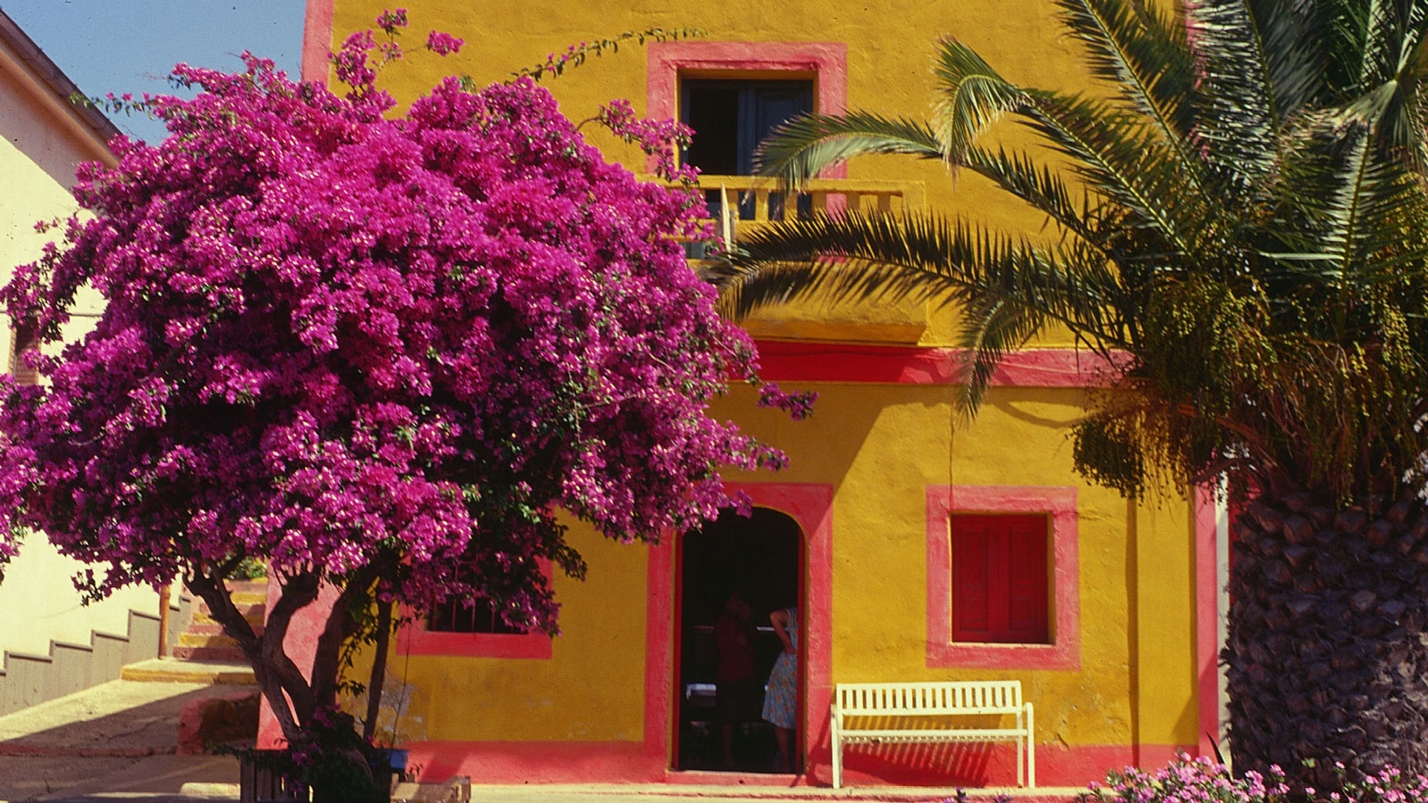 Nhung hon dao Covid-19 chua dat chan toi o Italy anh 2