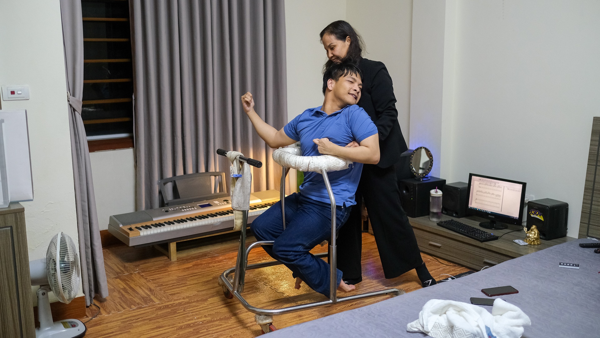 cuộc sống của nhạc sĩ bại não ảnh 5 cuoc song cua nhac si bai nao anh 5