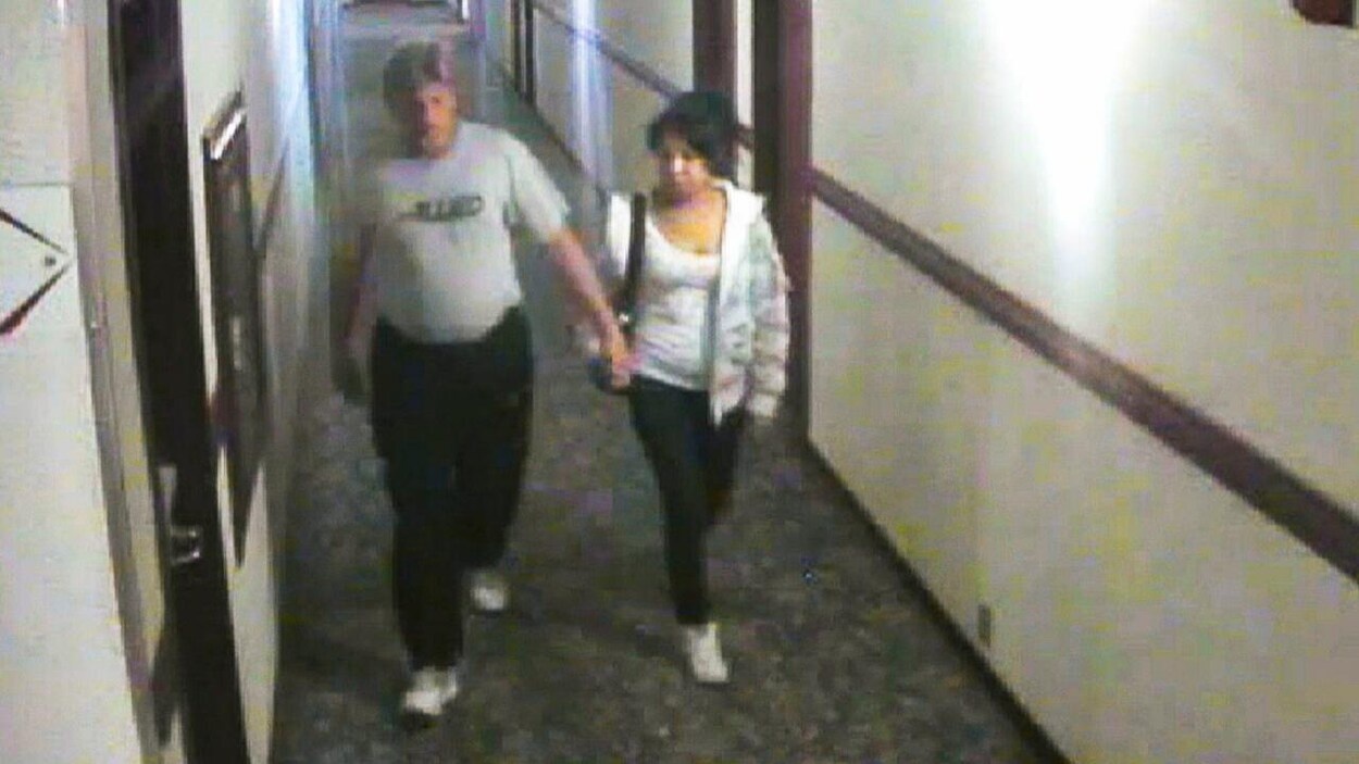 Canada doi xu bat cong voi phu nu ban dia anh 1