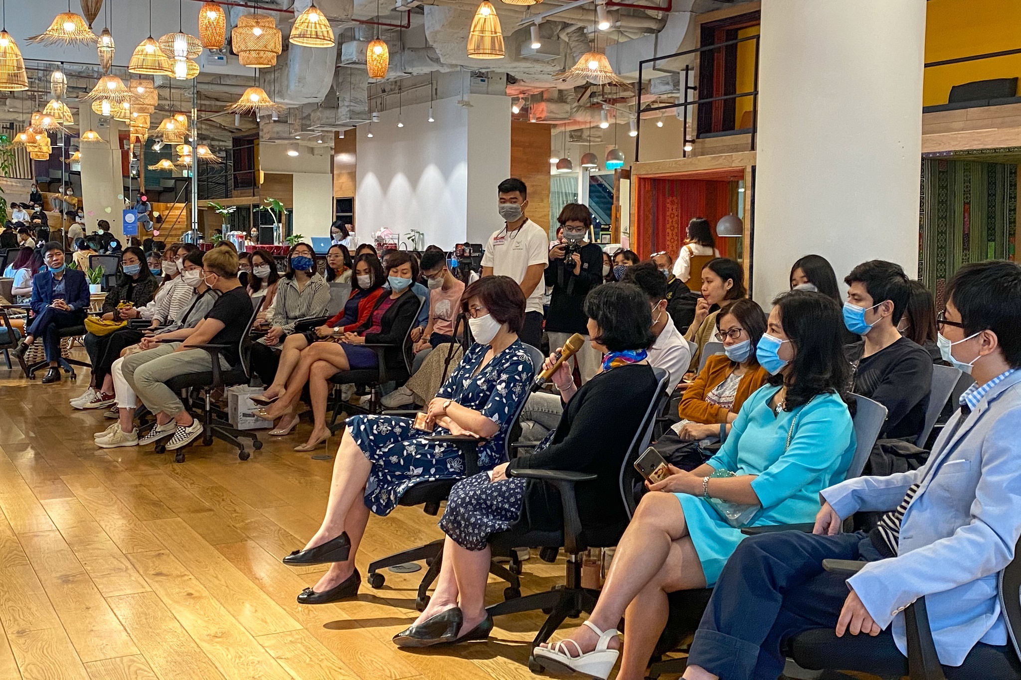 Duong day nong Ngay Mai anh 3