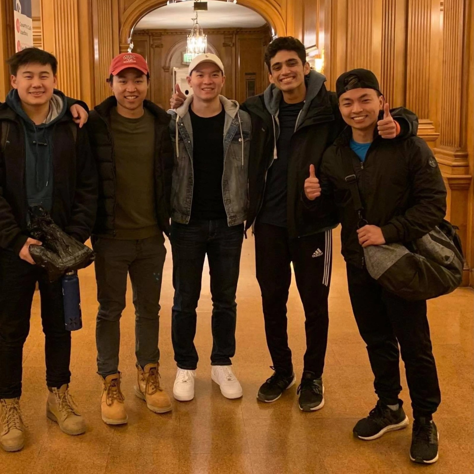 noi kho cua nam gioi cao duoi 1, 70 m anh 1