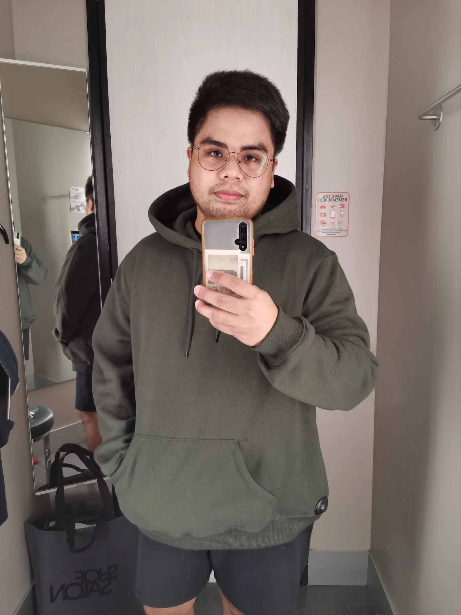 noi kho cua nam gioi cao duoi 1, 70 m anh 2