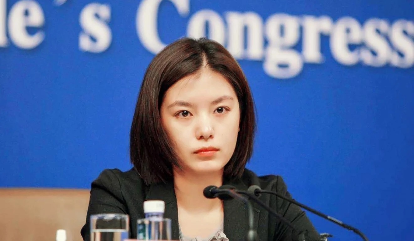 Phien dich vien Trung Quoc bat ngo noi tieng vi xinh dep hinh anh