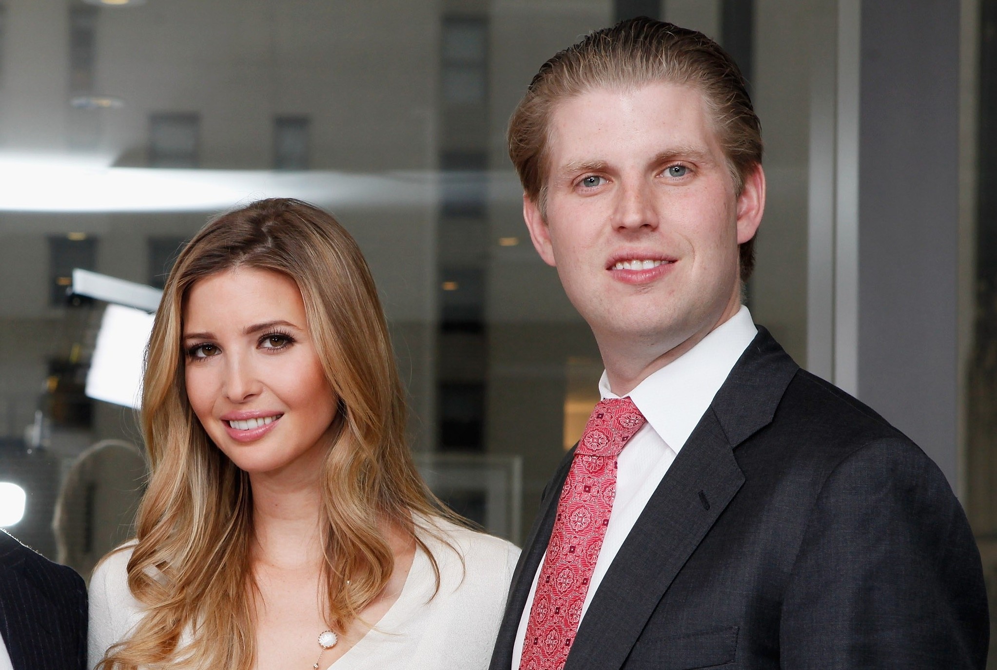 Vi sao Ivanka duoc em trai Eric Trump ung ho vo dieu kien hinh anh