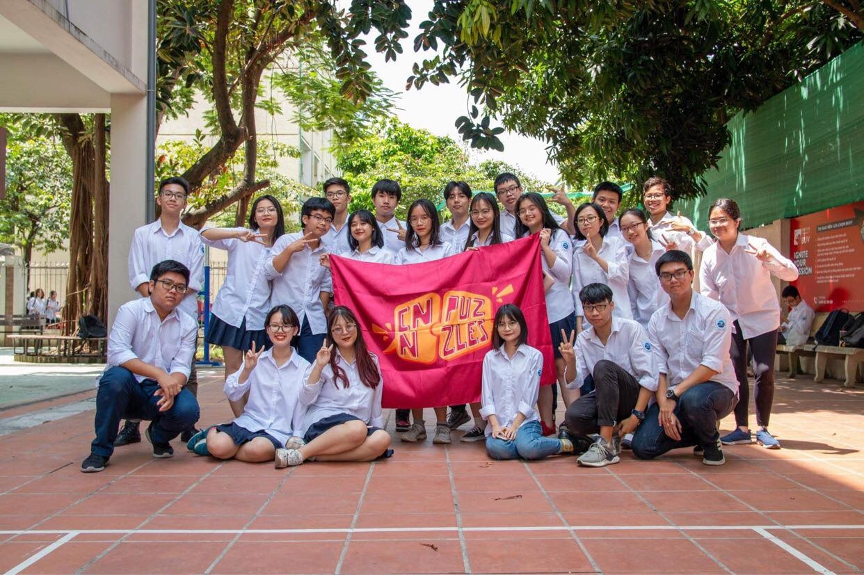 Nữ sinh tranh biện bằng tiếng Anh trên truyền hình ảnh 3 Nu sinh tranh bien bang tieng Anh tren truyen hinh anh 3
