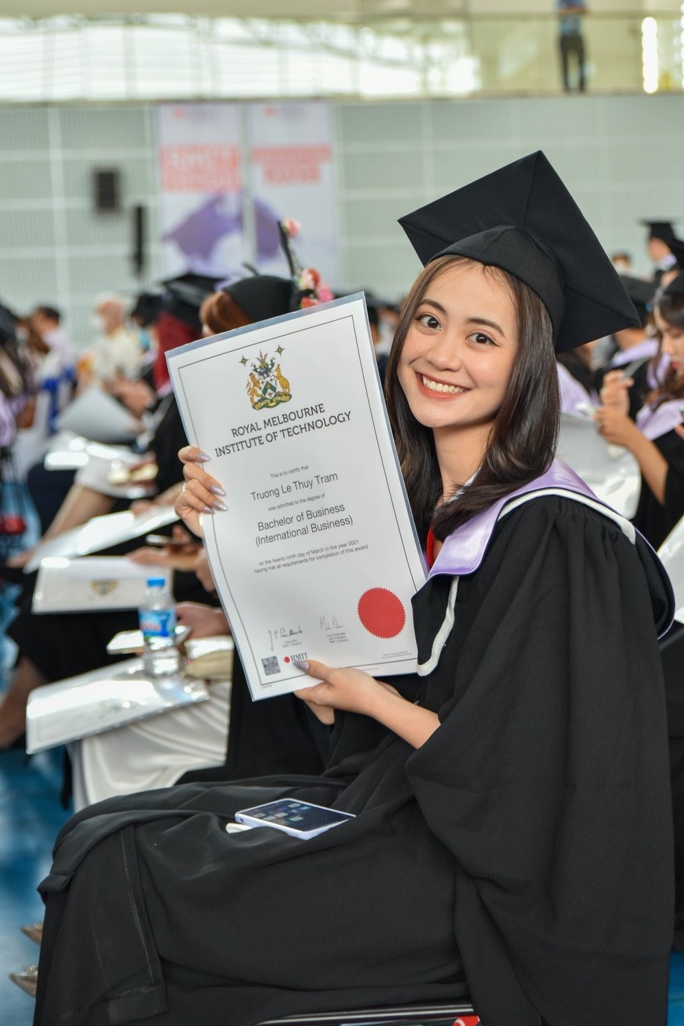 nu sinh RMIT trong ngay tot nghiep anh 3