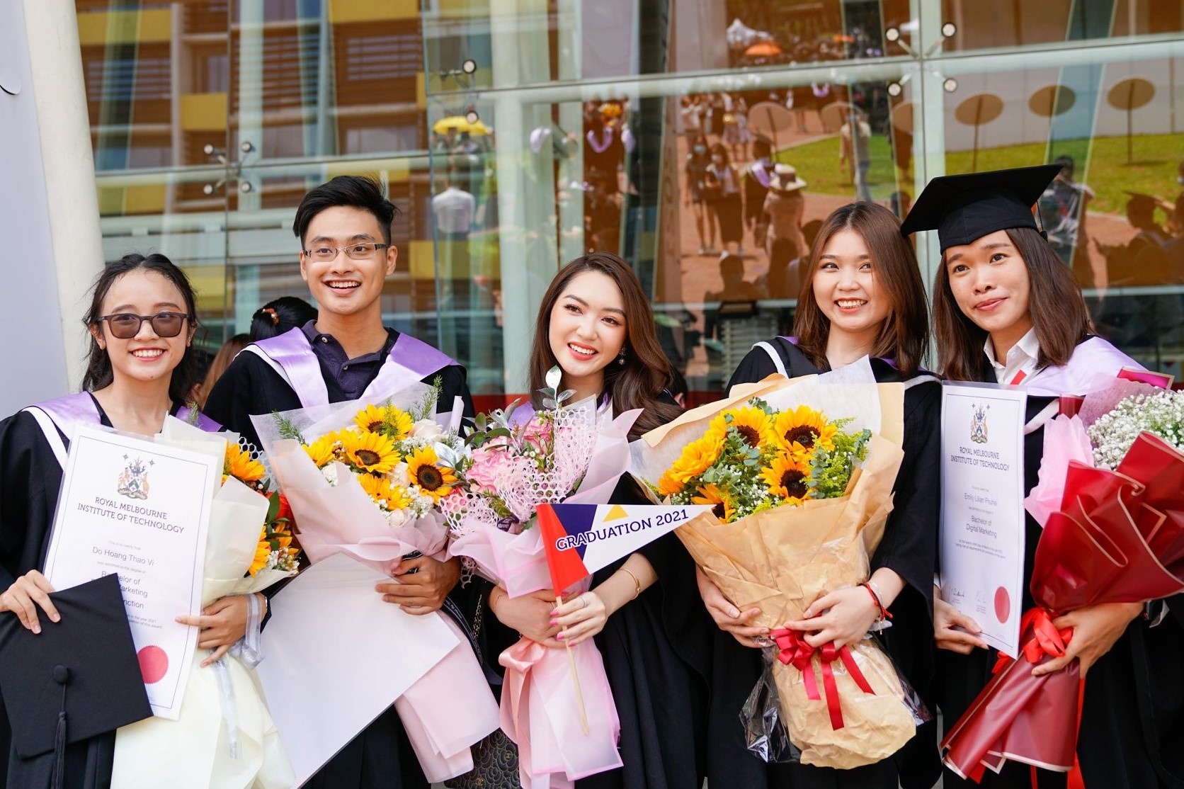 nu sinh RMIT trong ngay tot nghiep anh 1