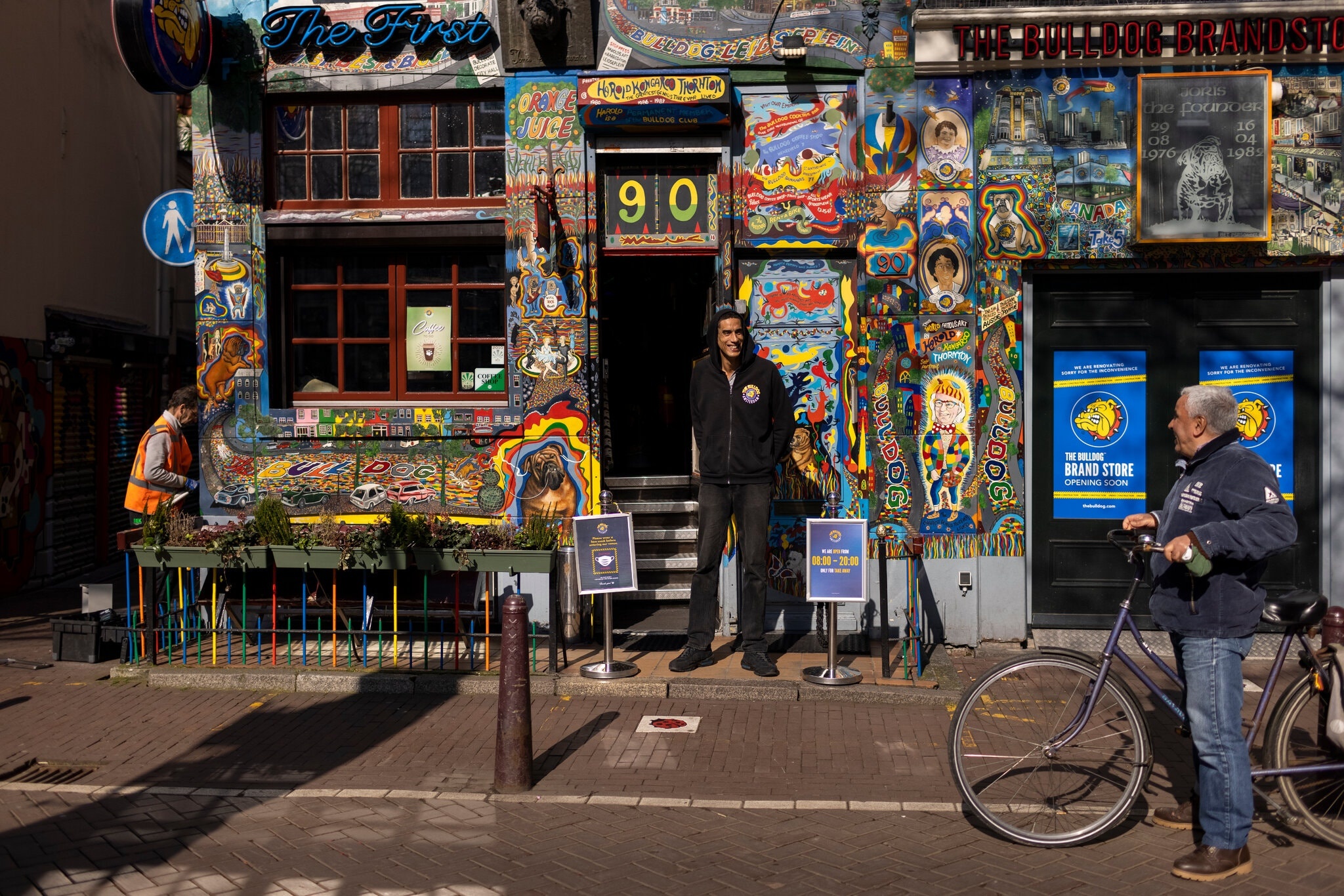 Amsterdam trong rong vi dich anh 4