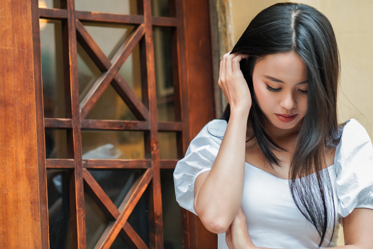 Nu MC mien Tay bo viec de dap xe xuyen Viet anh 7