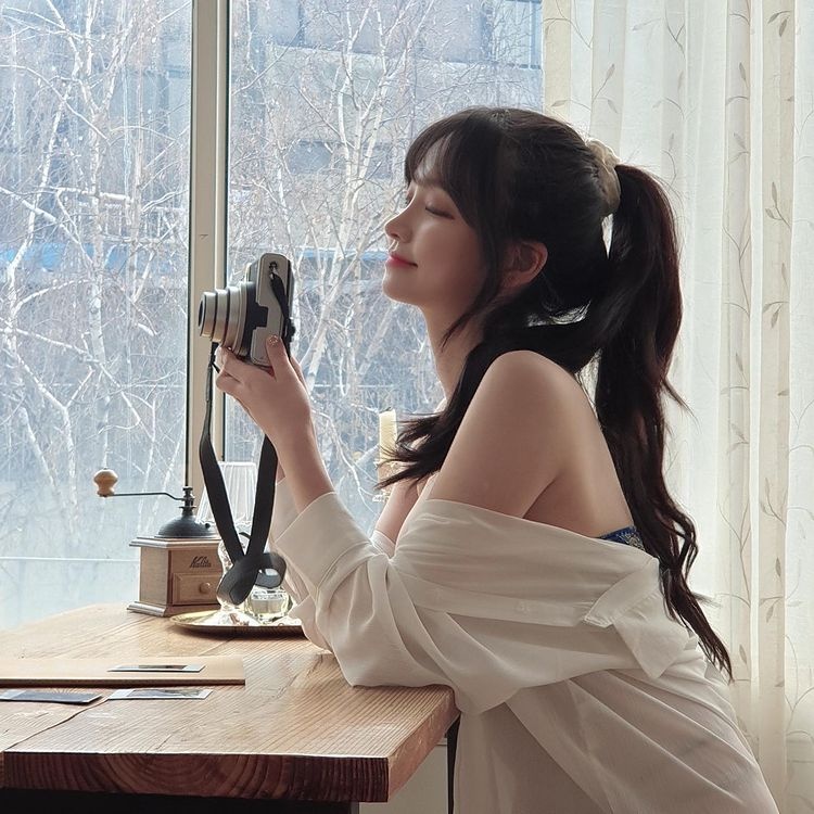 Nữ streamer Hàn được xem là biểu tượng gợi cảm ảnh 4 Nu streamer Han duoc xem la bieu tuong goi cam anh 4
