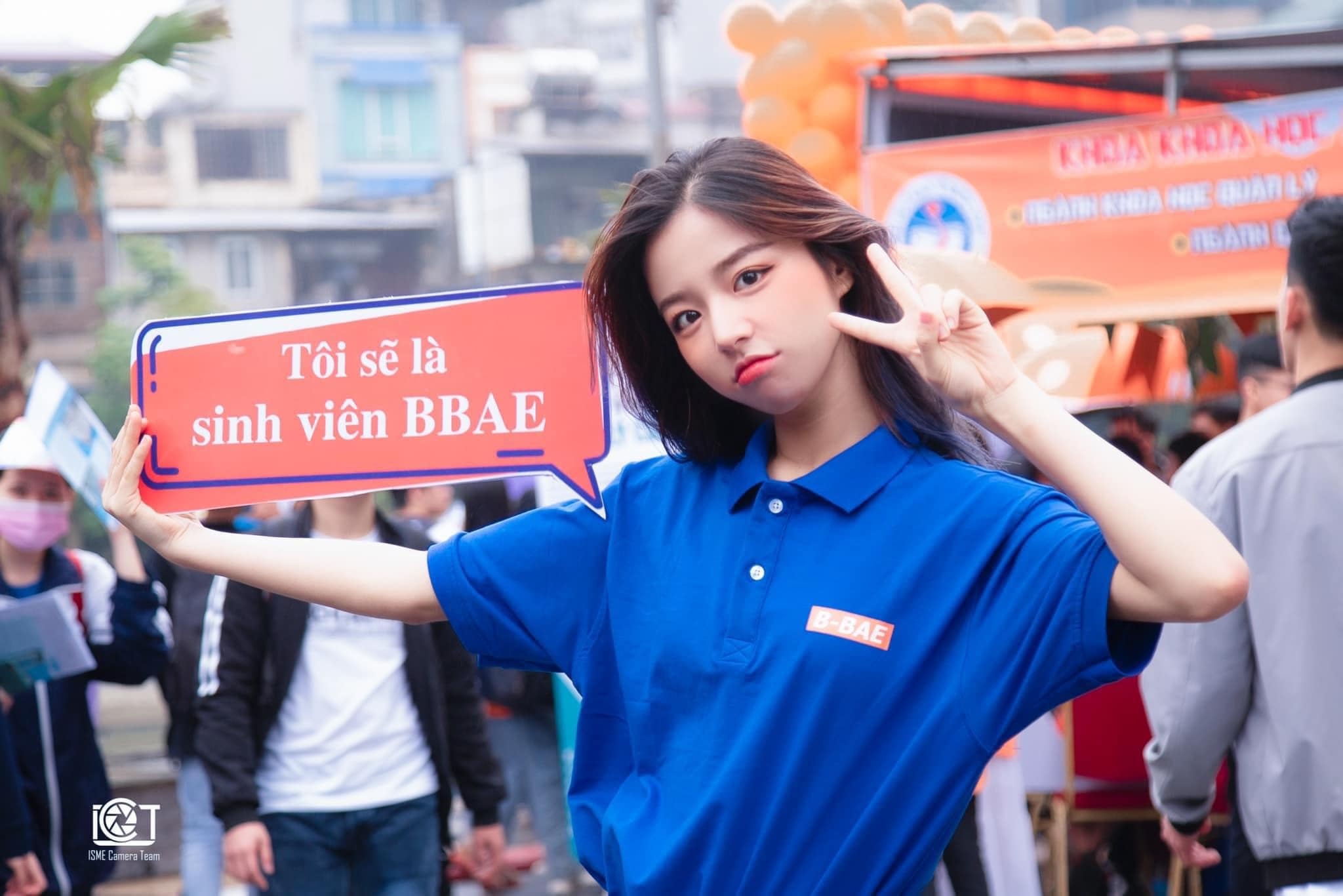 hot girl ngày hội tuyển sinh ảnh 1 hot girl ngay hoi tuyen sinh anh 1