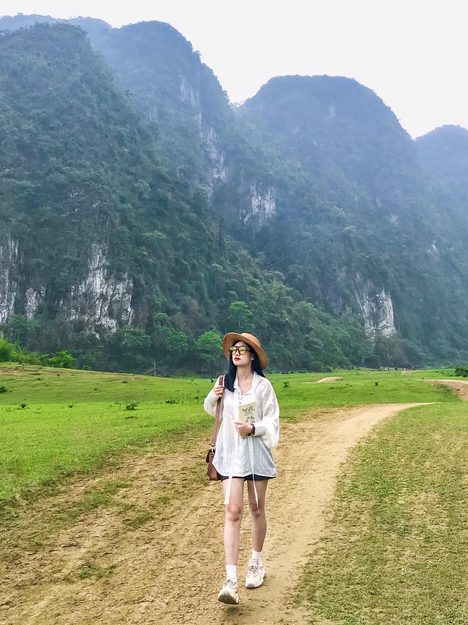 Cô giáo tiểu học đam mê đi phượt ảnh 4 Co giao tieu hoc dam me di phuot anh 4