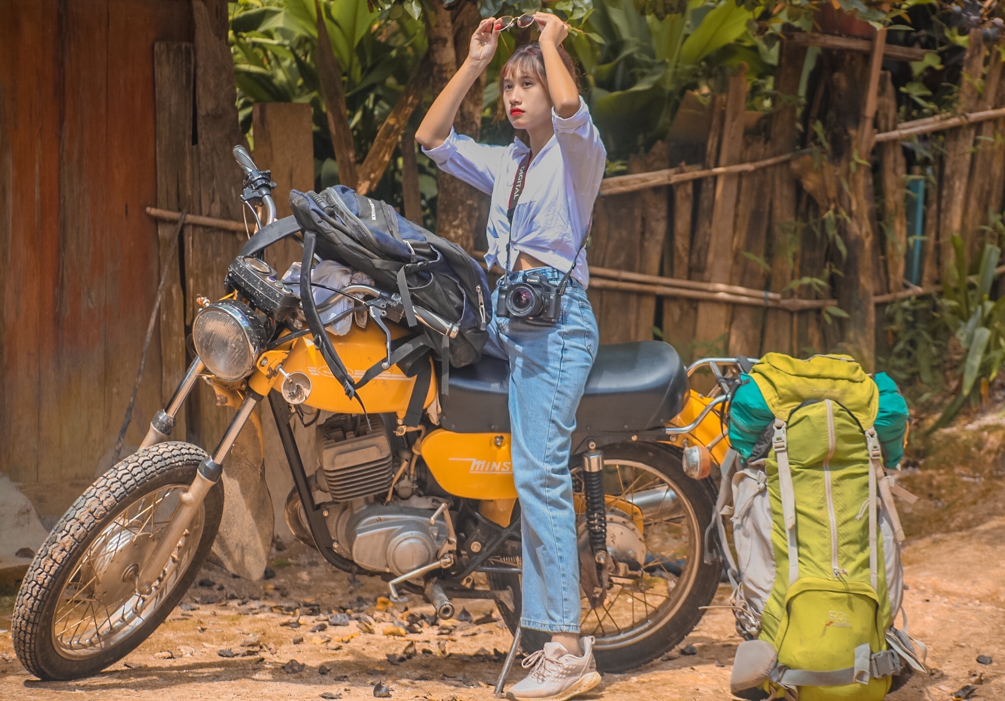 Cô giáo tiểu học đam mê đi phượt ảnh 1 Co giao tieu hoc dam me di phuot anh 1
