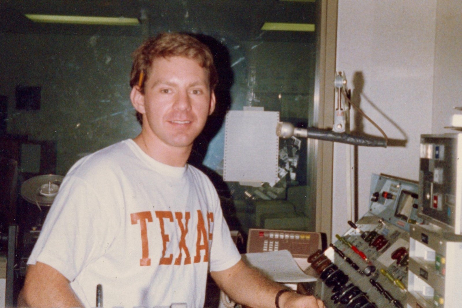 Nan nhan bi tan cong tinh duc anh 1