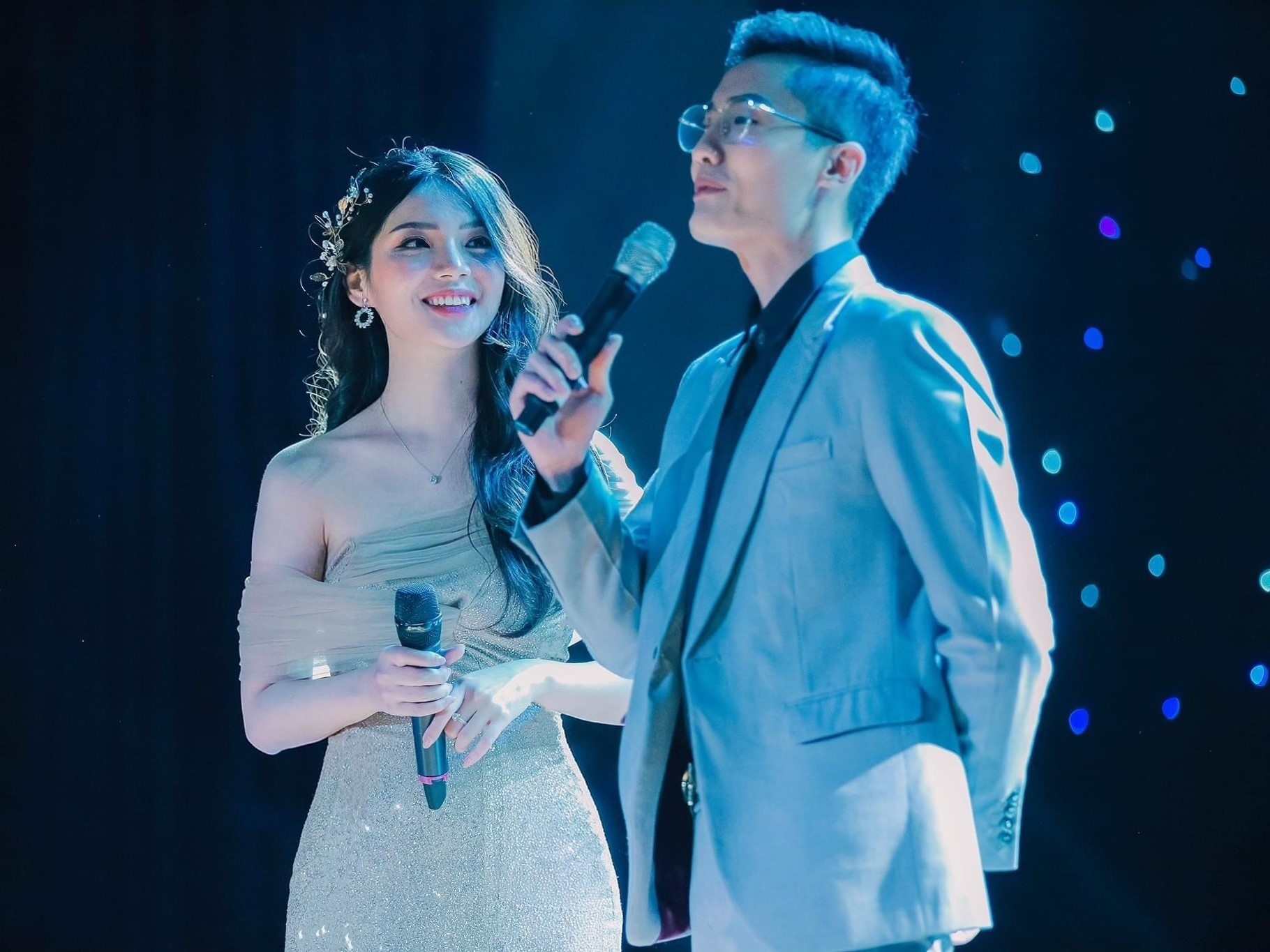 hot girl the he moi cua truong Bao anh 2