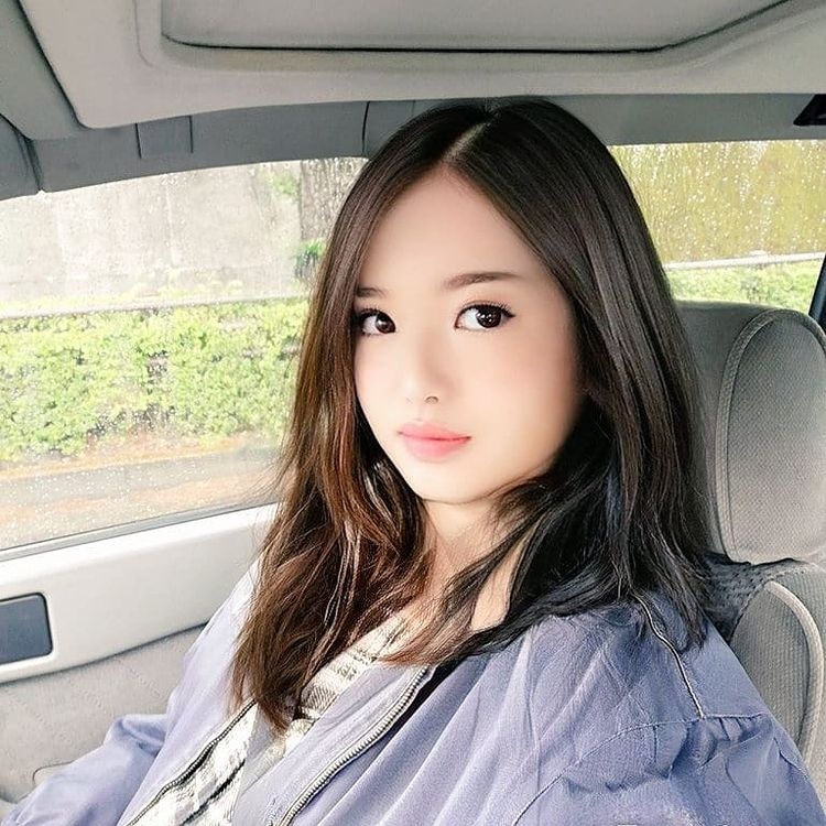 Hot girl mạng Nhật tiết lộ là ông chú 53 tuổi ảnh 2 Hot girl mang Nhat tiet lo la ong chu 53 tuoi anh 2