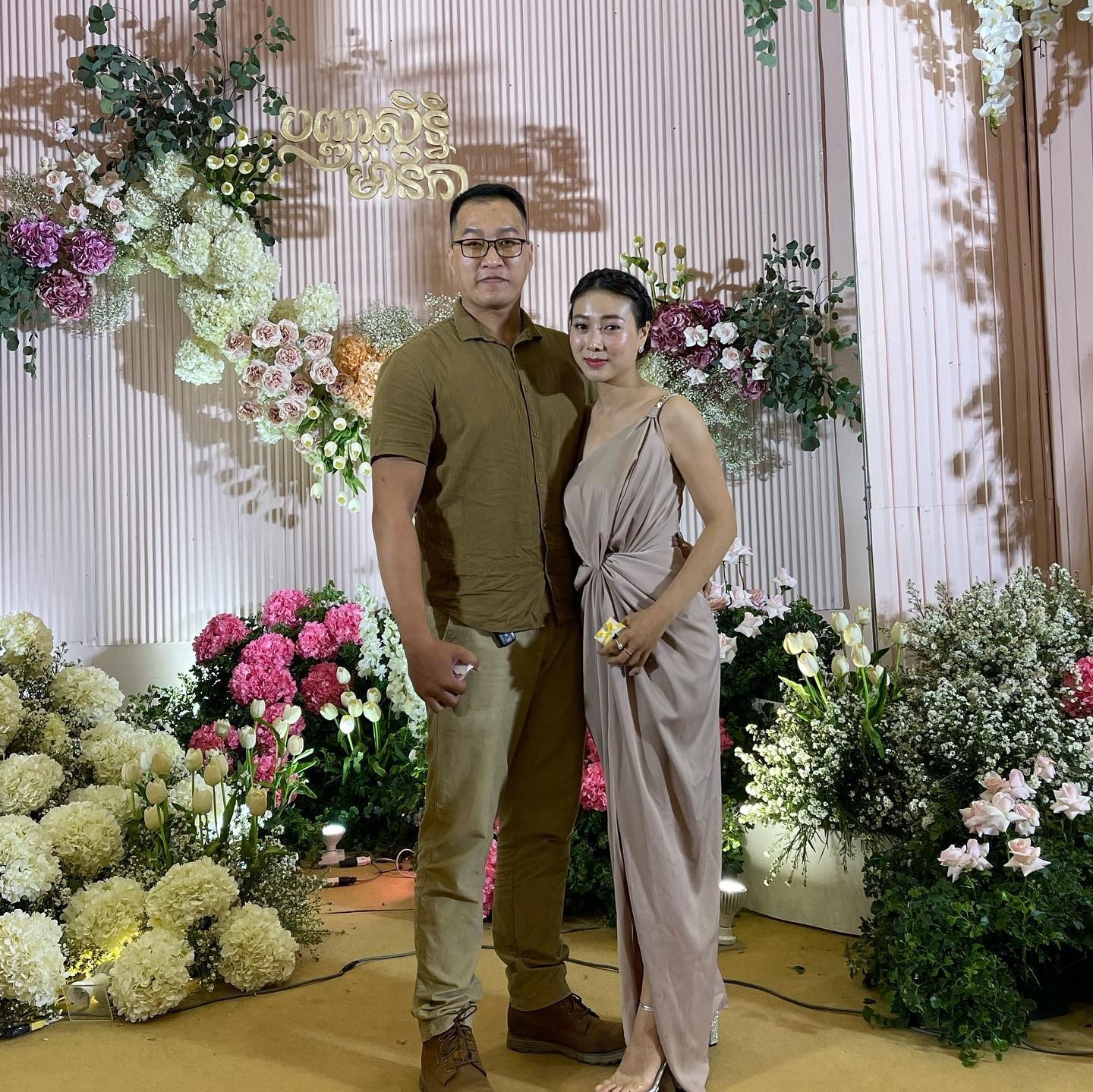 Co gai Viet lam banh tang canh sat chong dich o Campuchia anh 5