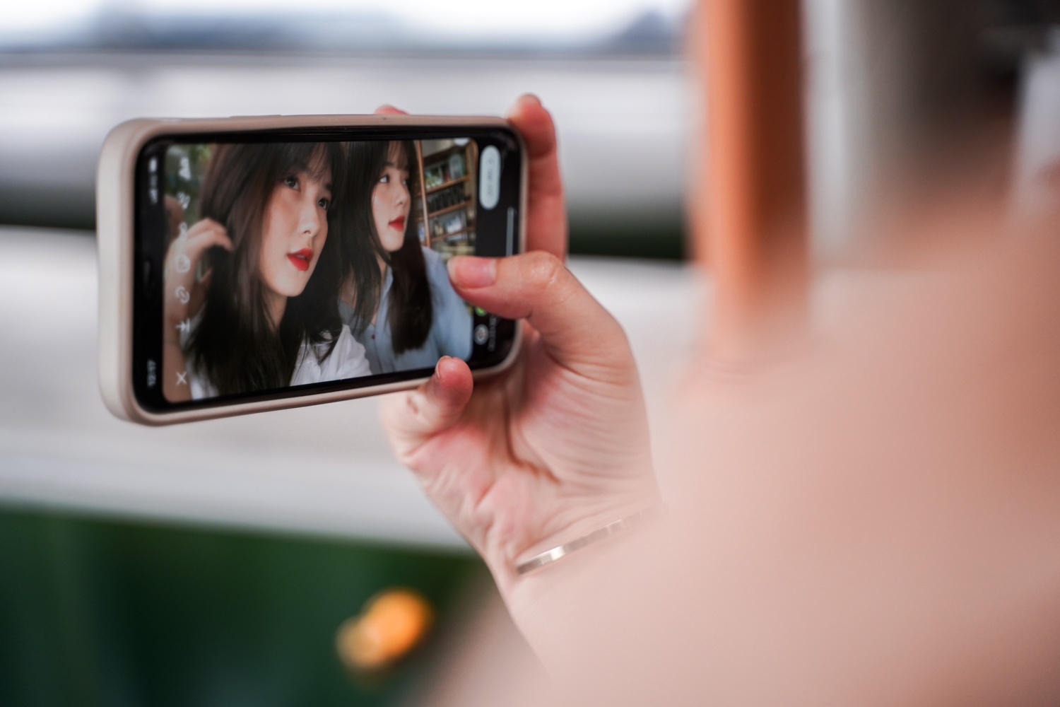 cap chi em sinh doi Hang Nga anh 7