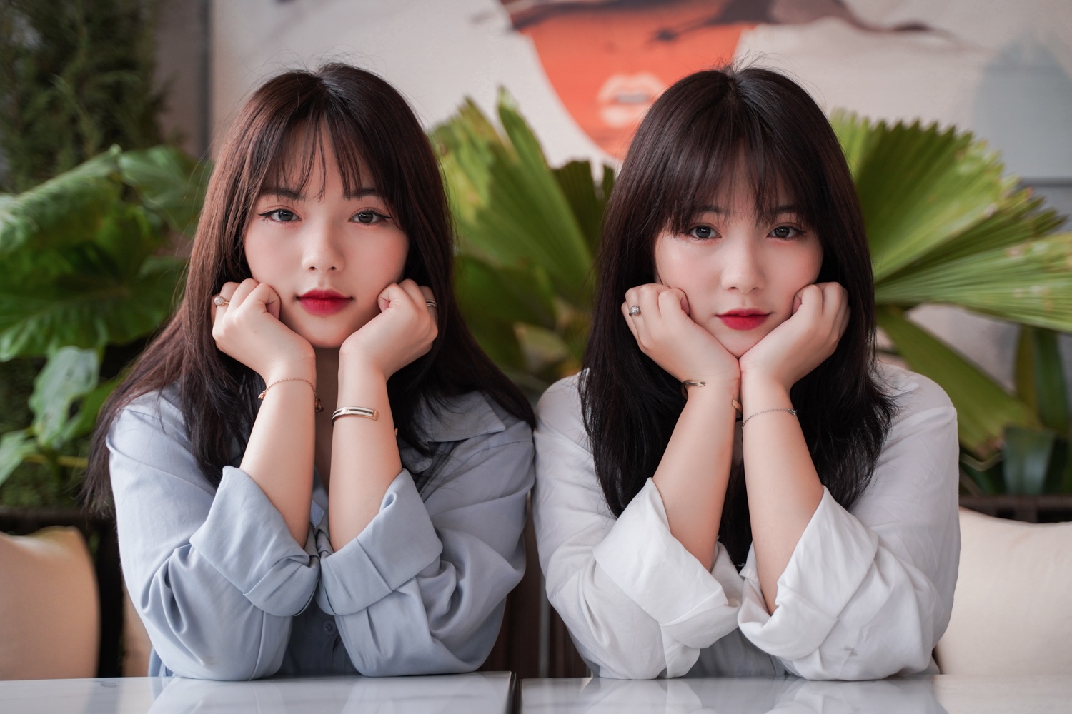 Cap song sinh Hang - Nga cung la nguoi mau anh hinh anh