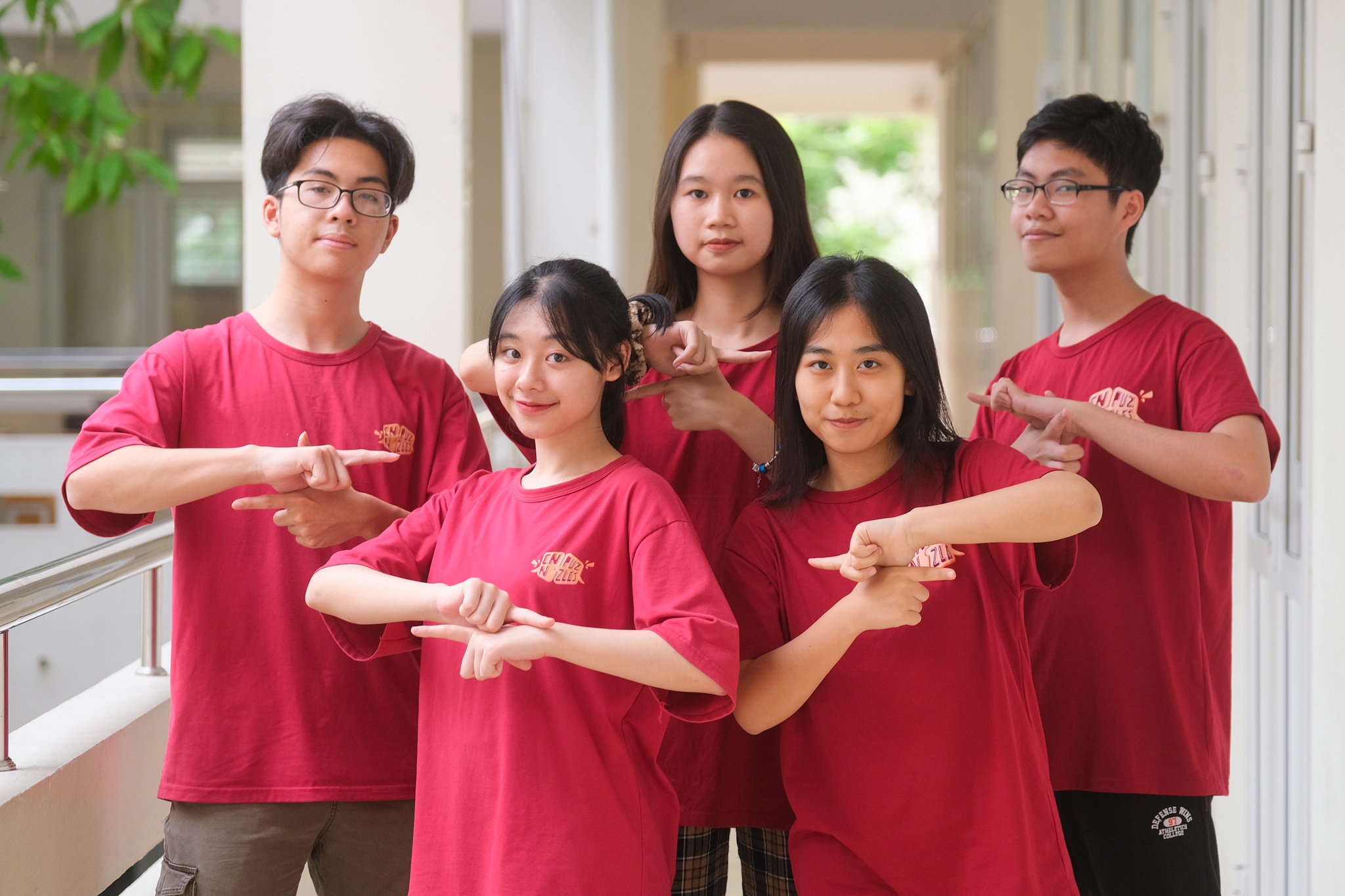 CLB tranh bien cua truong chuyen Ngoai ngu anh 1