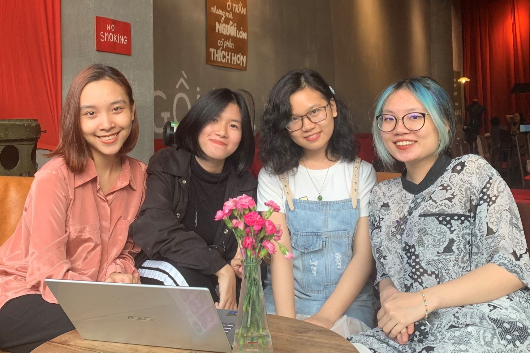 4 nu sinh dai dien Viet Nam toi My du thi khoi nghiep hinh anh