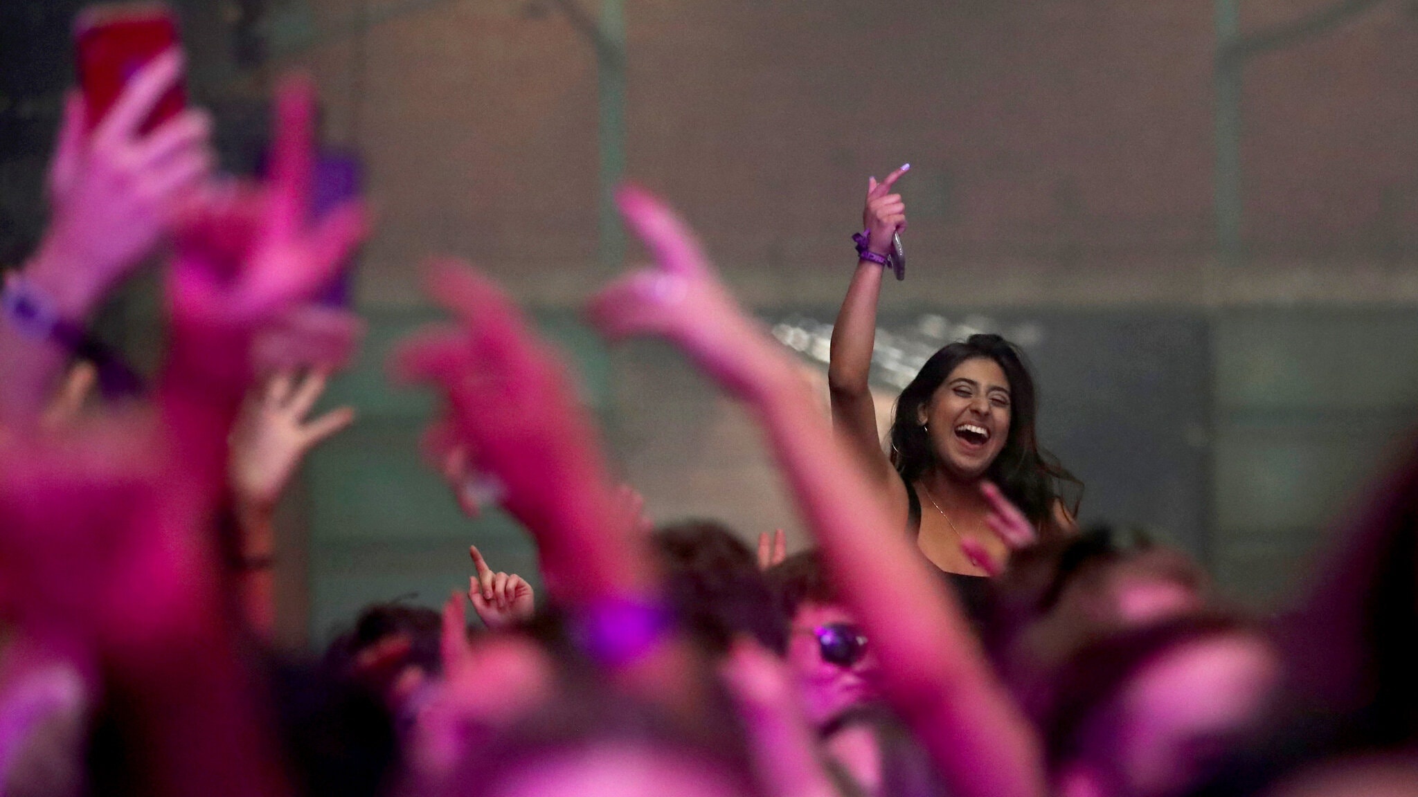 cuoc song tiec tung o Anh tro lai anh 3