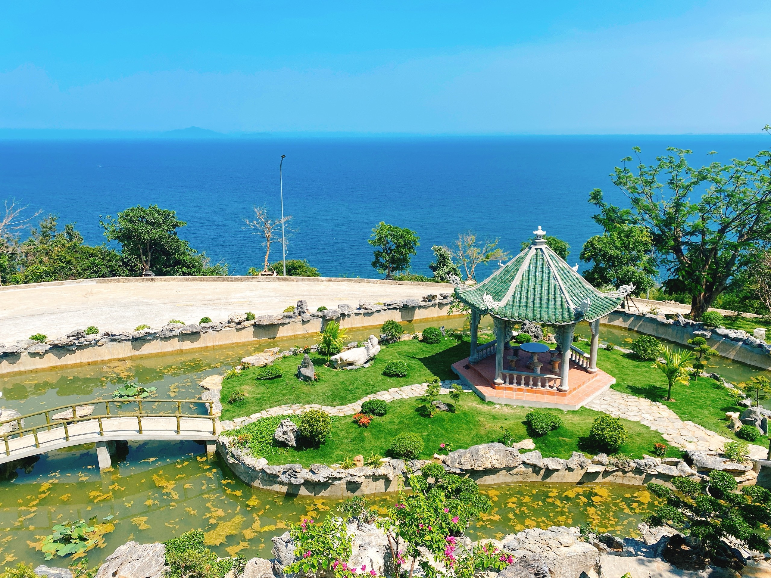 di du lich trong ky nghi le anh 2