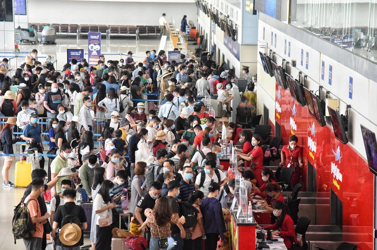 di du lich trong ky nghi le anh 1