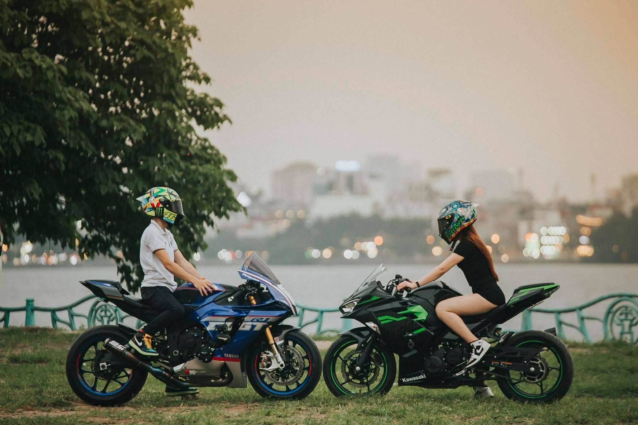 yêu nhau nhờ cùng mê xe phân khối lớn ảnh 1 yeu nhau nho cung me xe phan khoi lon anh 1